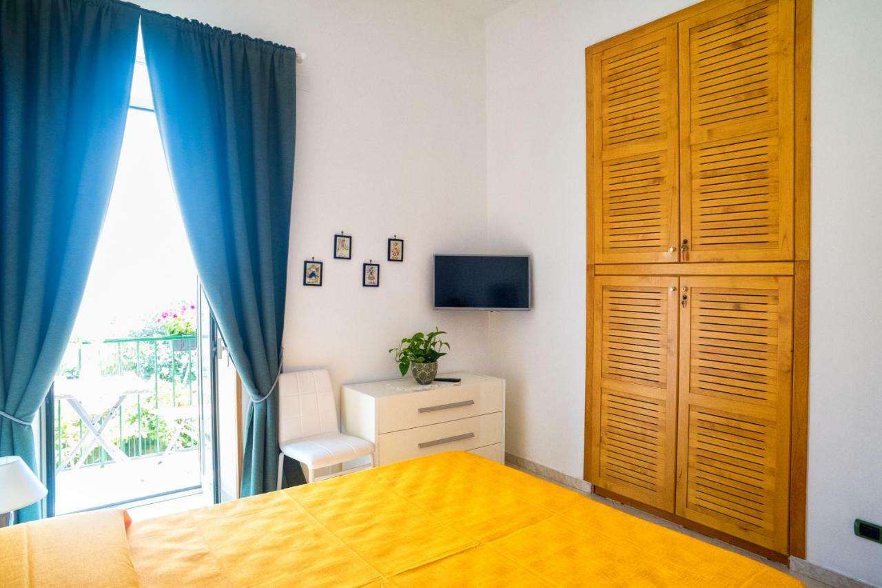 Casa Vacanze Napoli Posillipo Exterior foto